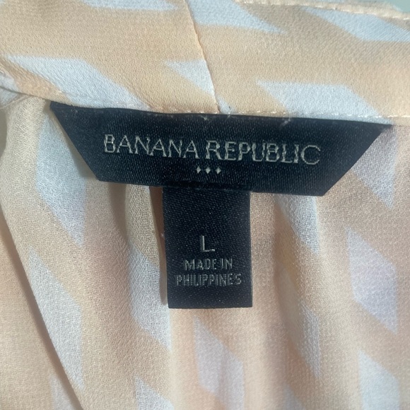 Banana Republic Sheer Blouse Peach with White Geometric Diamond Pattern Size L - Picture 5 of 8